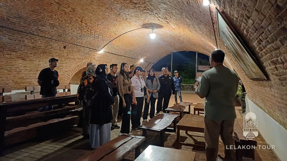 Lorong Benteng — trip Lelakon Tour